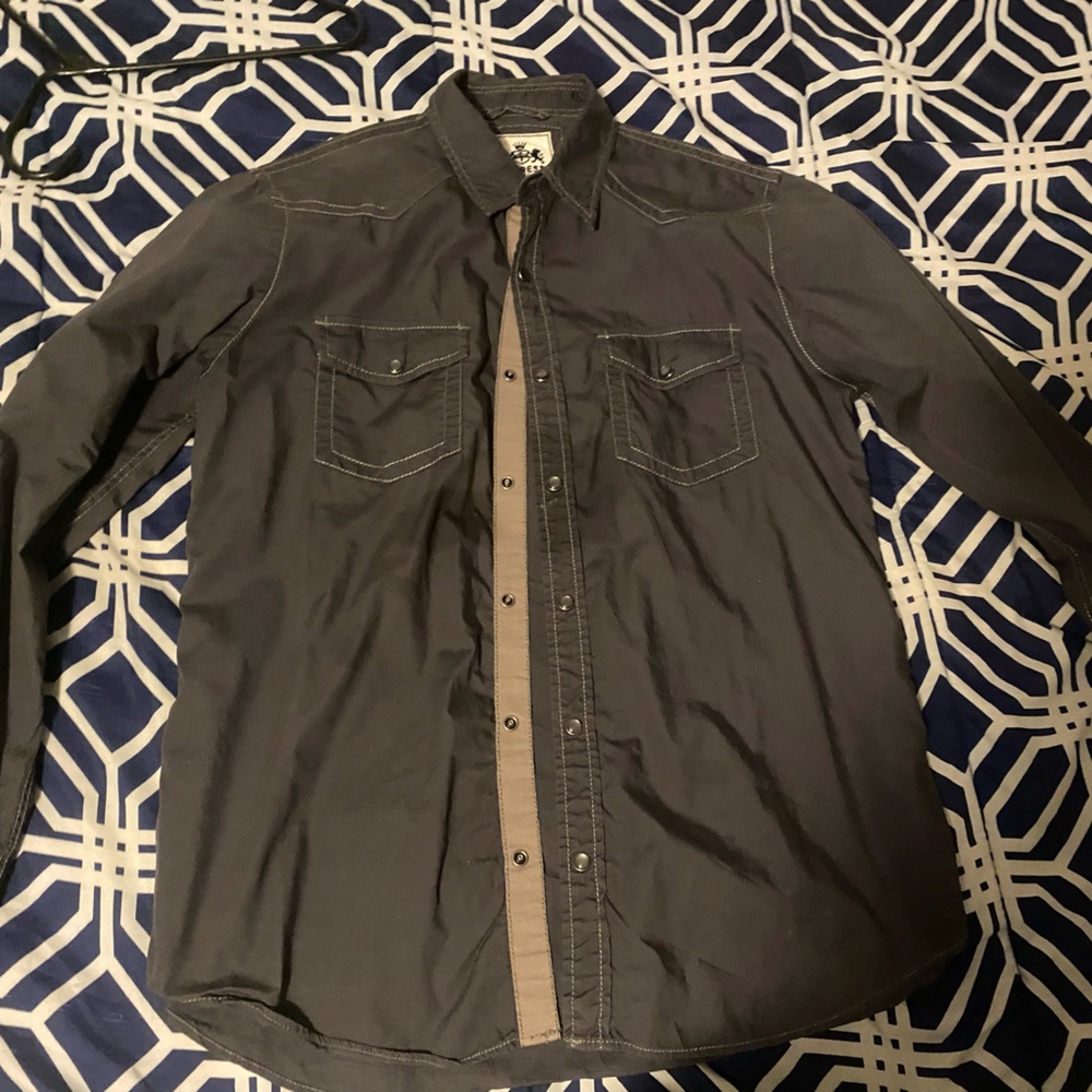 Grey long sleeve shirt